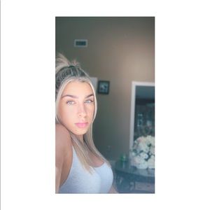 Meet your Posher, Briana